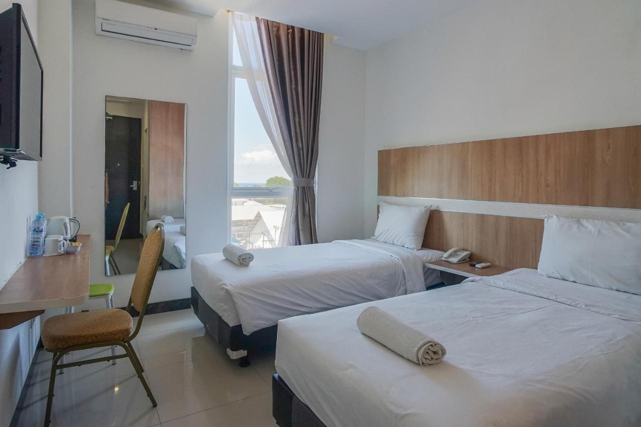 Hotel Royal Манадо Экстерьер фото